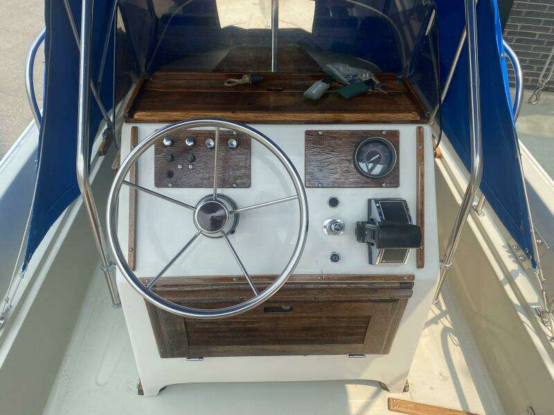 1981 Boston Whaler 17 Montauk