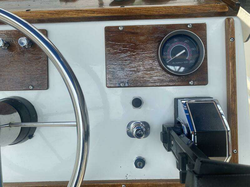 1981 Boston Whaler 17 Montauk