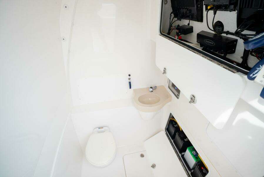 2020 Invincible 30 Open