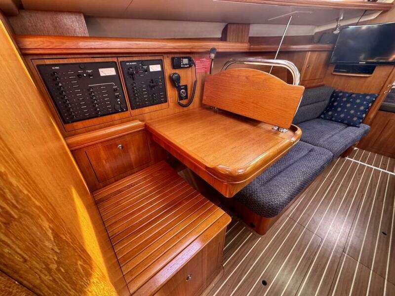 2006 Hunter 38