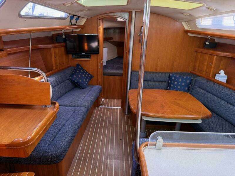 2006 Hunter 38