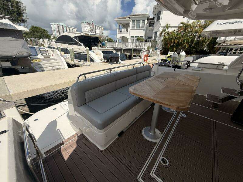 2024 Greenline 48 Fly Hybrid