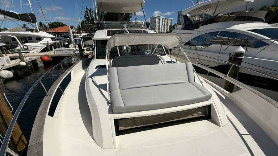 2024 Greenline 48 Fly Hybrid