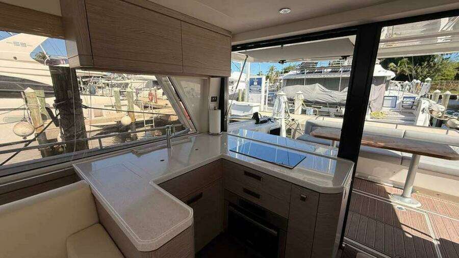 2024 Greenline 48 Fly Hybrid