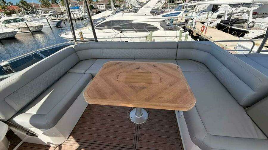 2024 Greenline 48 Fly Hybrid