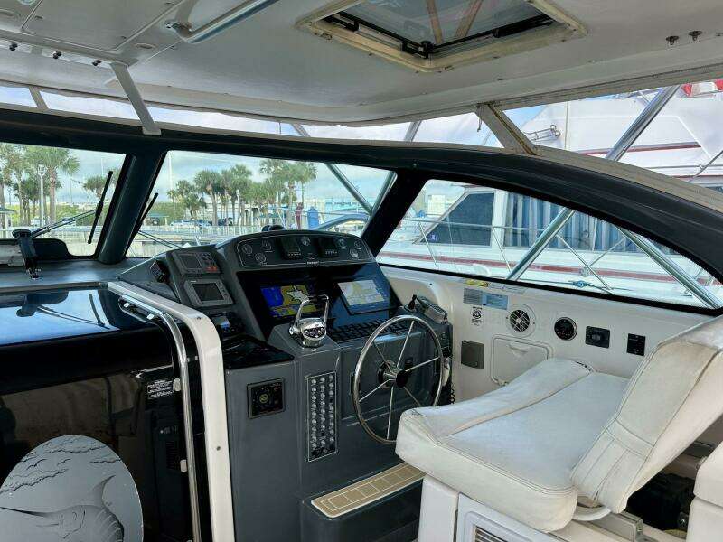 2004 Pursuit 3800 Express