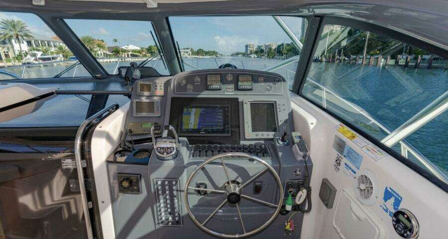 2004 Pursuit 3800 Express