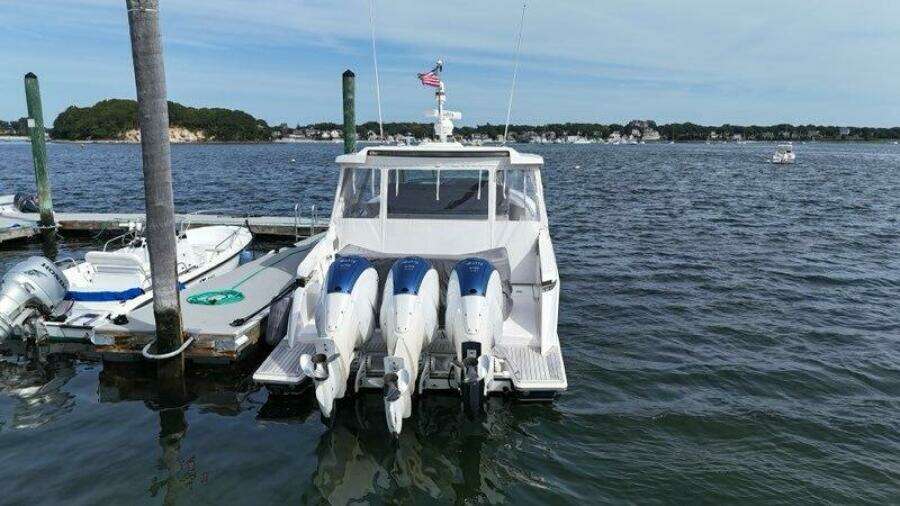 2021 Tiara Sport 43 LS