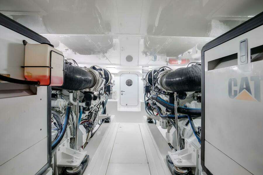 2015 Ocean Yachts 64 Convertible