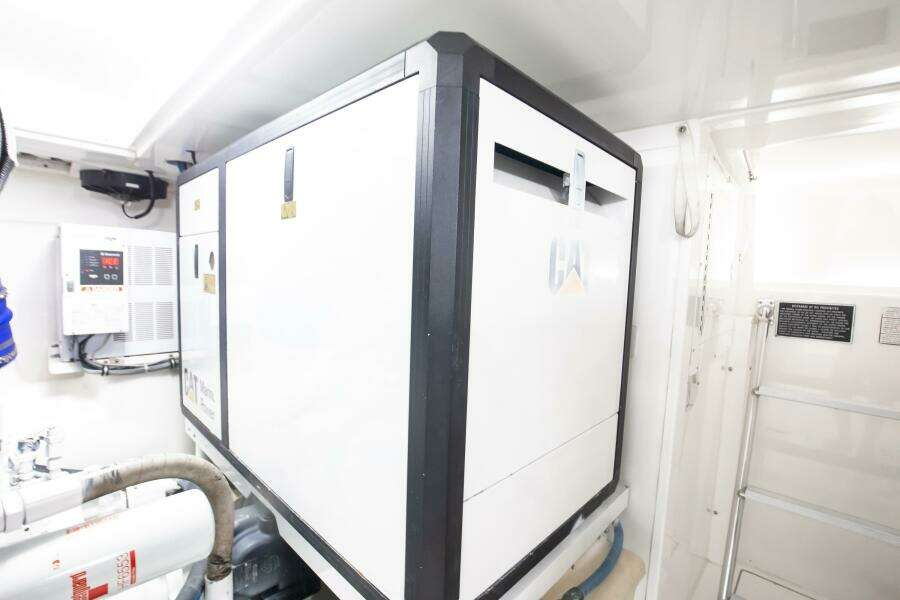 2015 Ocean Yachts 64 Convertible