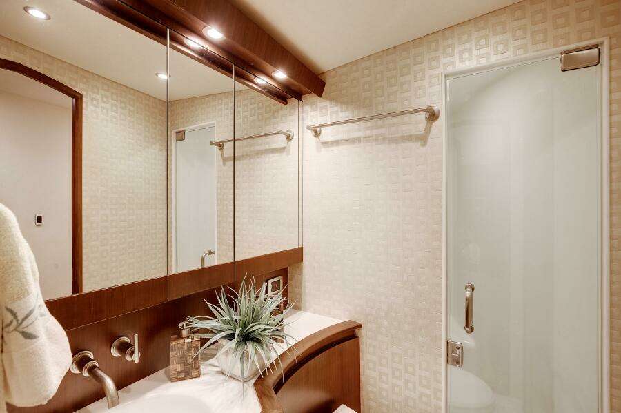 2015 Ocean Yachts 64 Convertible