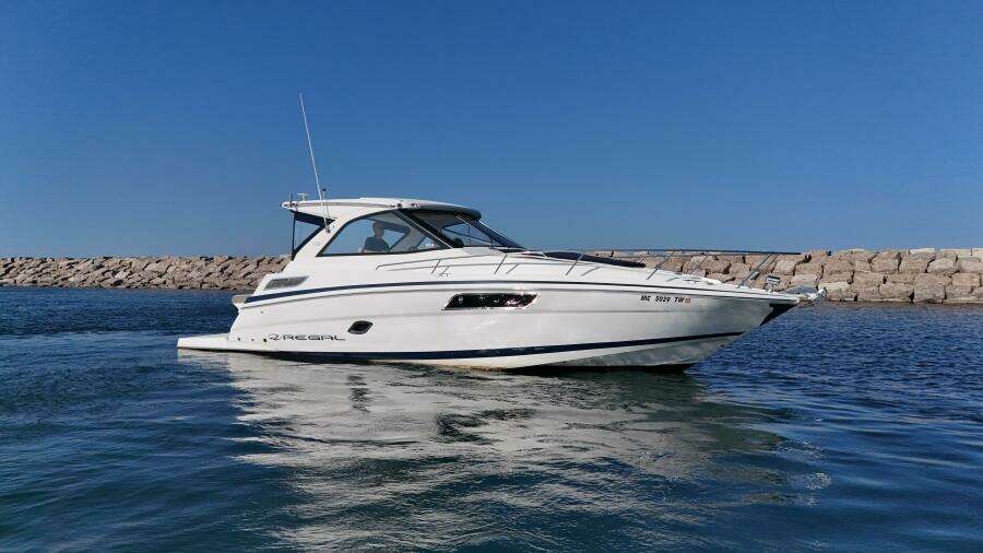 2016 Regal 35 Sport Coupe