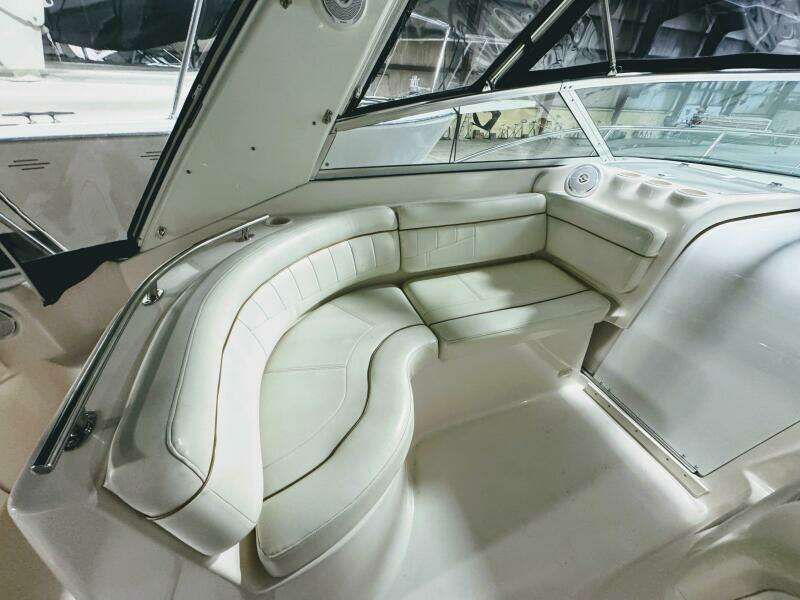 2002 Rinker 342 Fiesta Vee