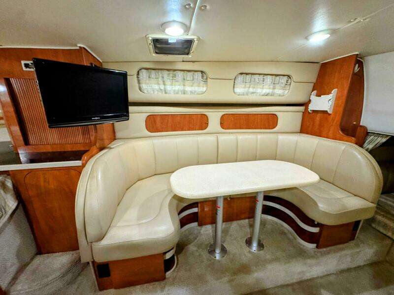 2002 Rinker 342 Fiesta Vee