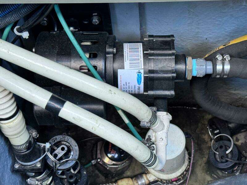 2001 Sea Ray 380 Sundancer