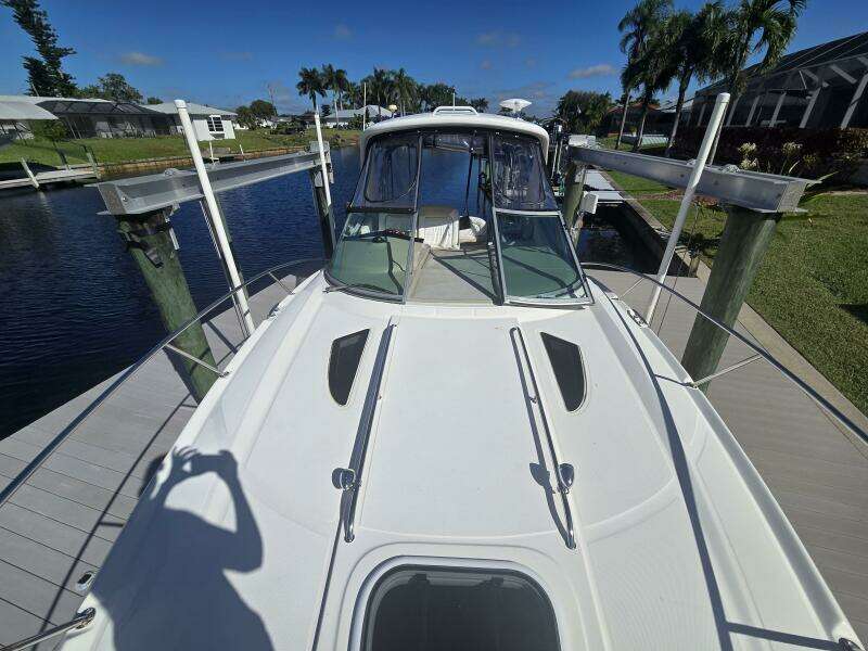 2010 Sea Ray 330 Sundancer