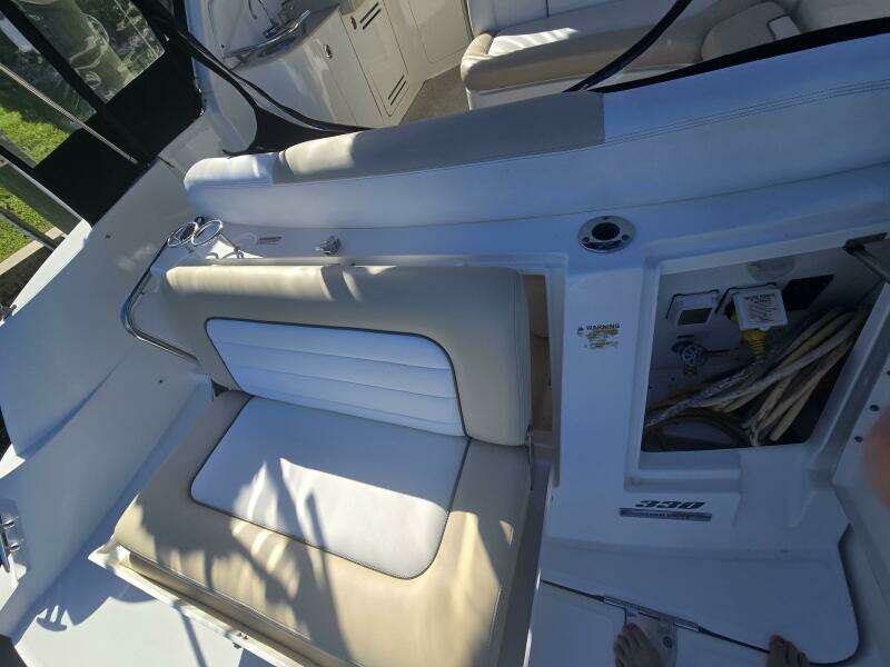 2010 Sea Ray 330 Sundancer