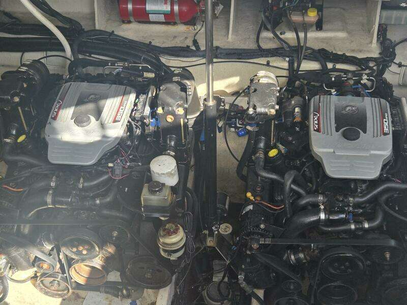 2010 Sea Ray 330 Sundancer