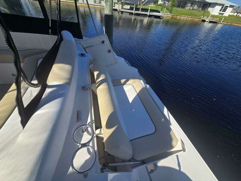 2010 Sea Ray 330 Sundancer