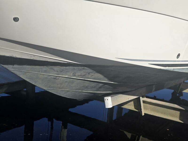 2010 Sea Ray 330 Sundancer