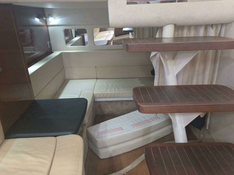 2010 Sea Ray 330 Sundancer