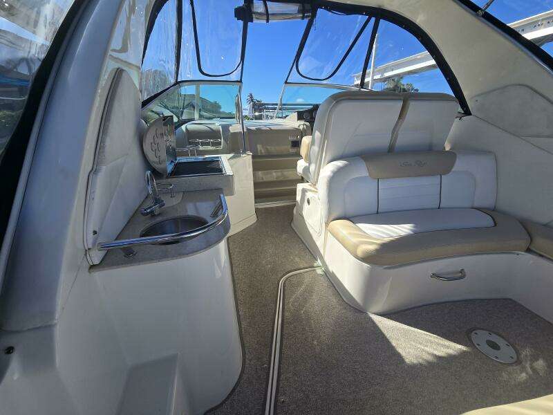 2010 Sea Ray 330 Sundancer