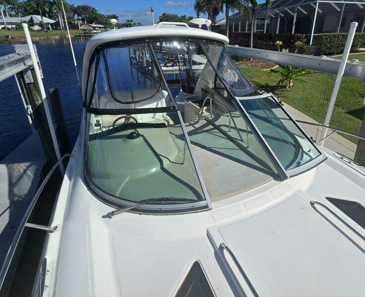 2010 Sea Ray 330 Sundancer
