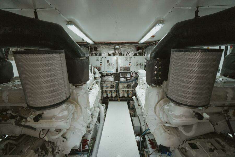 1996 87 Oceanfast Enclosed Bridge Sportfish - Aussie Rules