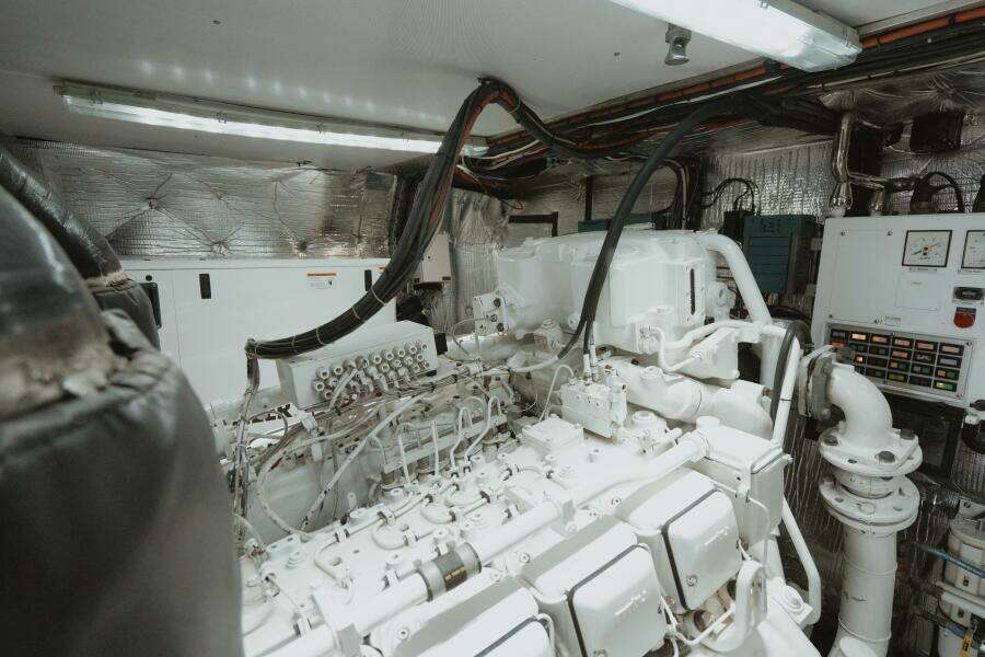 1996 87 Oceanfast Enclosed Bridge Sportfish - Aussie Rules