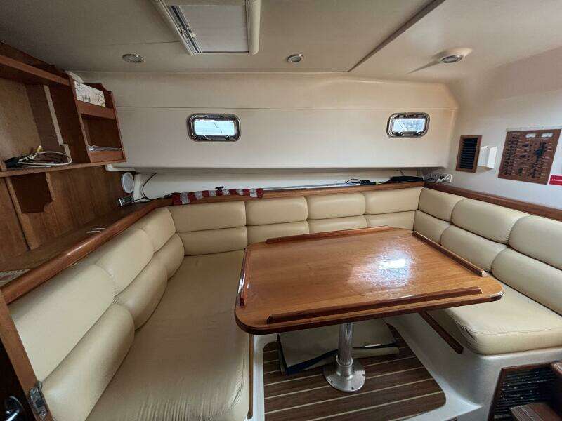 2005 Mainship Pilot 34 Rum Runner II
