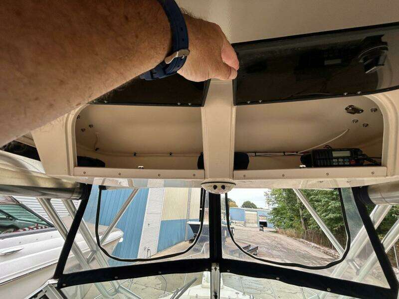 2004 Grady-White Gulfstream 232