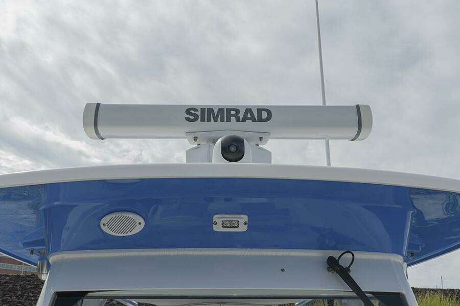 2015 Everglades 295 Center Console