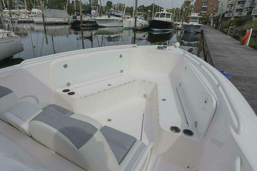 2015 Everglades 295 Center Console