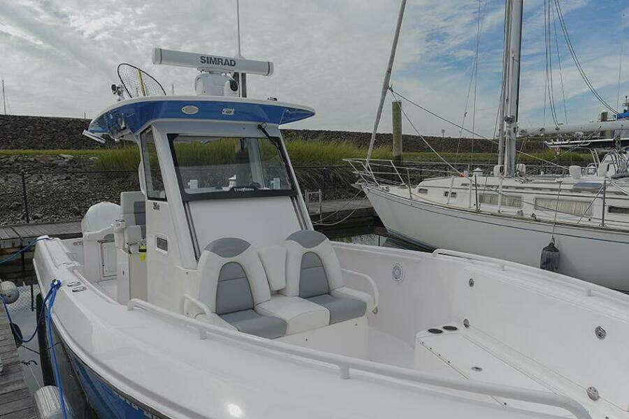 2015 Everglades 295 Center Console