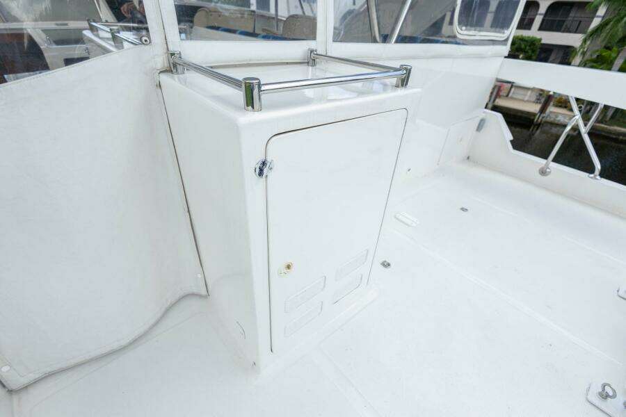 2005 Ocean Alexander Raised Pilothouse Flybridge Sedan