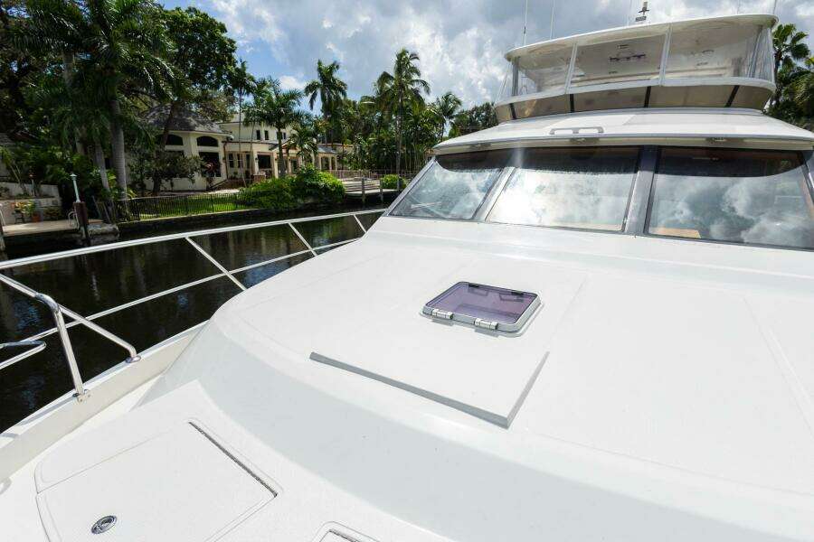 2005 Ocean Alexander Raised Pilothouse Flybridge Sedan