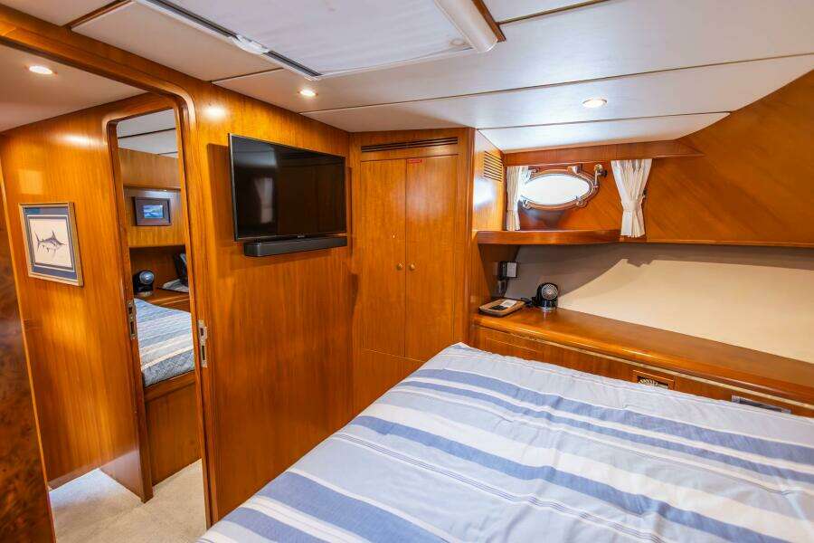 2005 Ocean Alexander Raised Pilothouse Flybridge Sedan