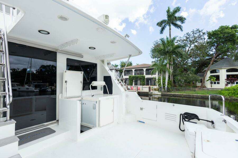 2005 Ocean Alexander Raised Pilothouse Flybridge Sedan