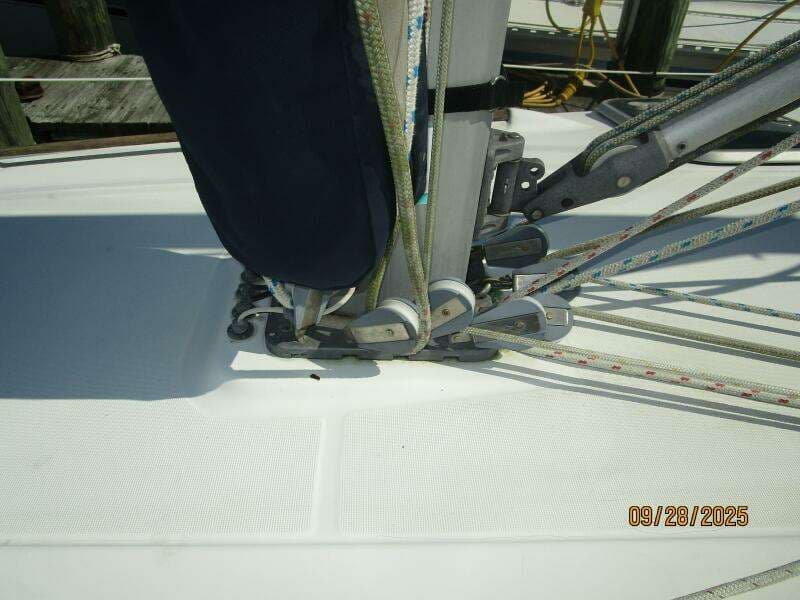 38' Beneteau mast base2