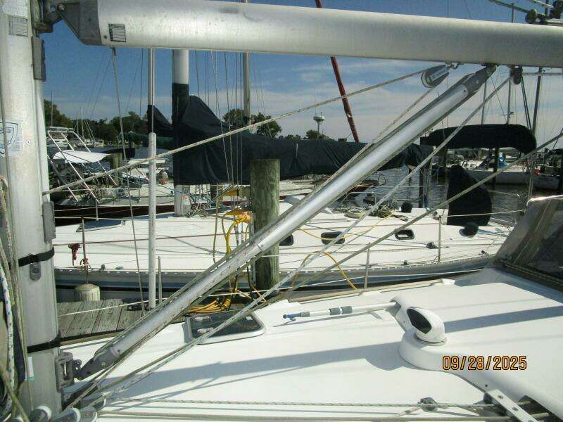 38' Beneteau boom vang2