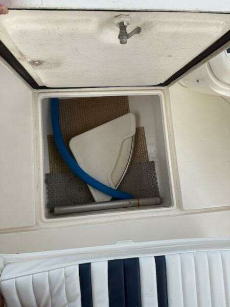 2000 Intrepid 356 Cuddy