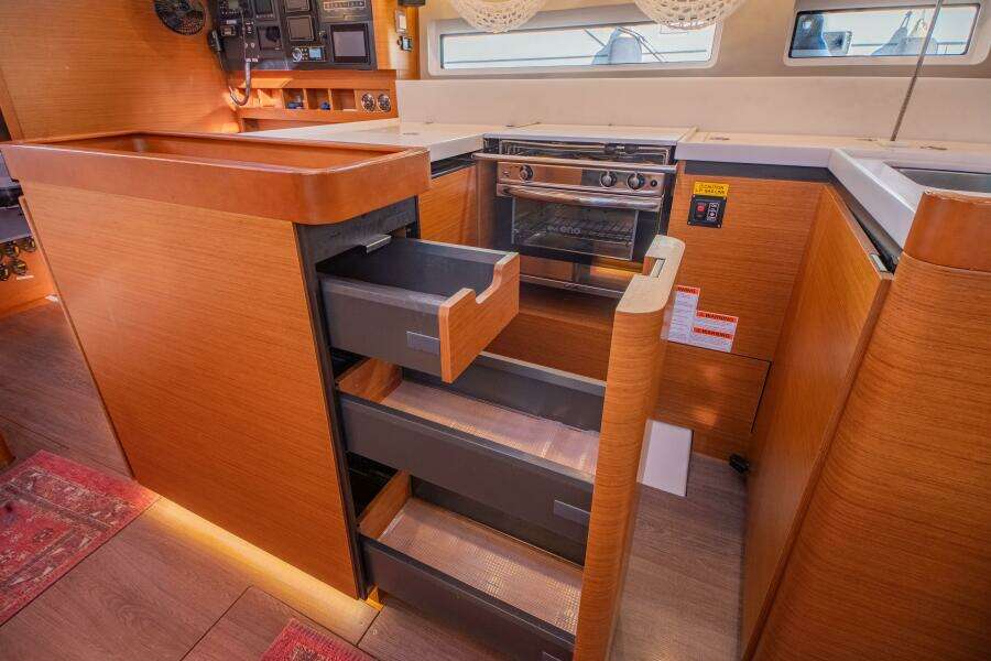2022 Jeanneau Sun Odyssey 440