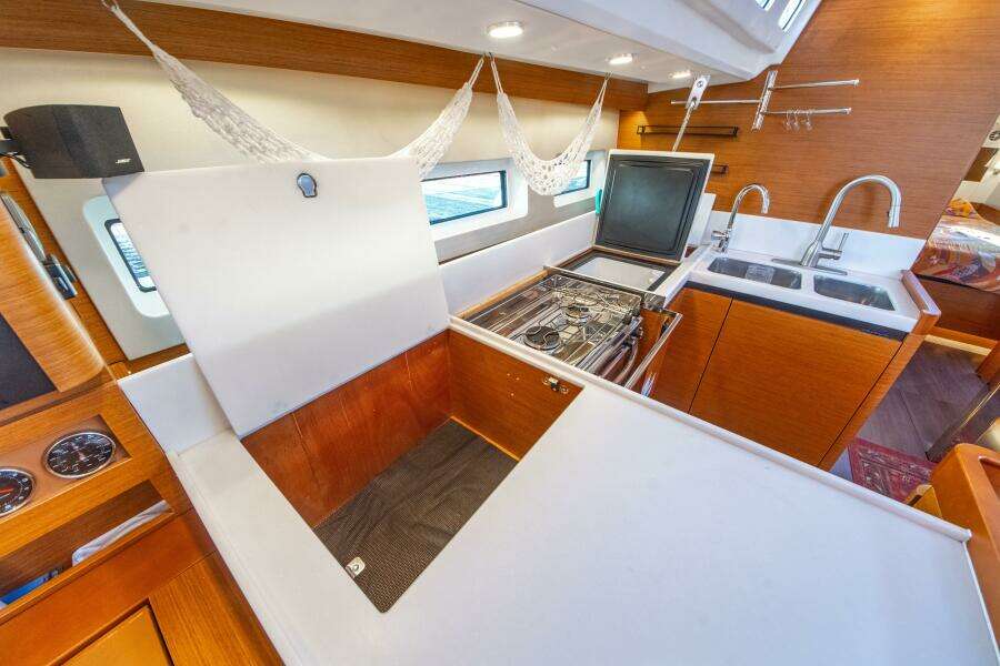 2022 Jeanneau Sun Odyssey 440