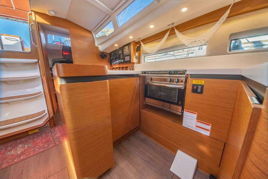 2022 Jeanneau Sun Odyssey 440