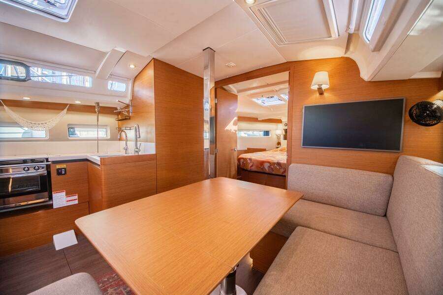 2022 Jeanneau Sun Odyssey 440