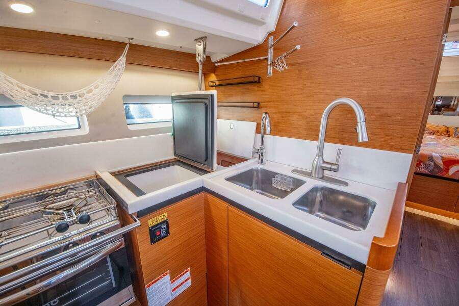 2022 Jeanneau Sun Odyssey 440