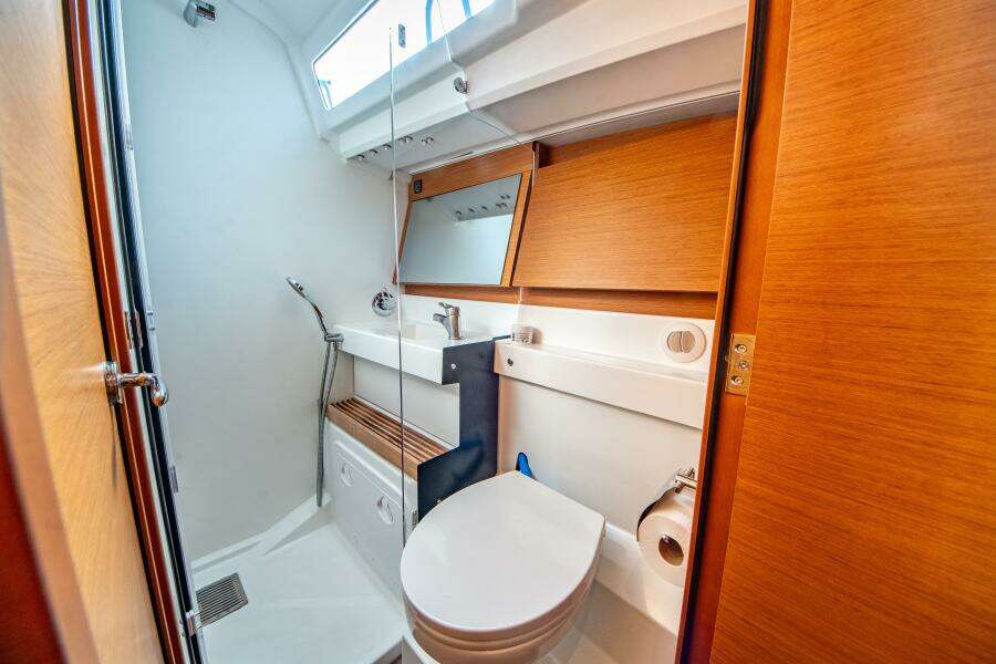 2022 Jeanneau Sun Odyssey 440