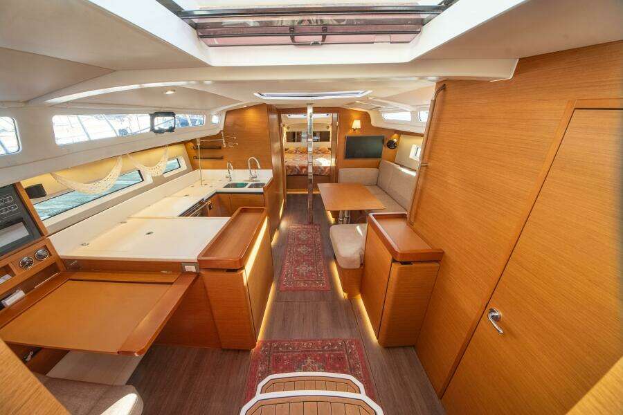 2022 Jeanneau Sun Odyssey 440