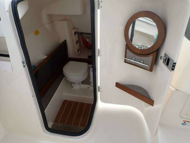 2021 Grady-White 275