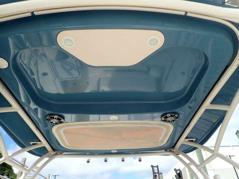 2021 Grady-White 275